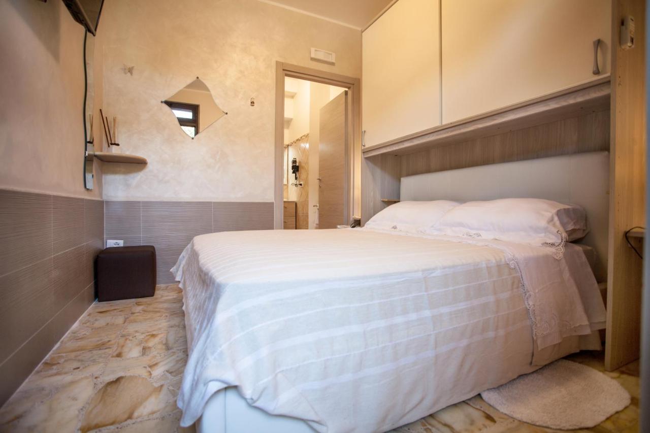 Venere B&B คาสเตลโมลา ภายนอก รูปภาพ